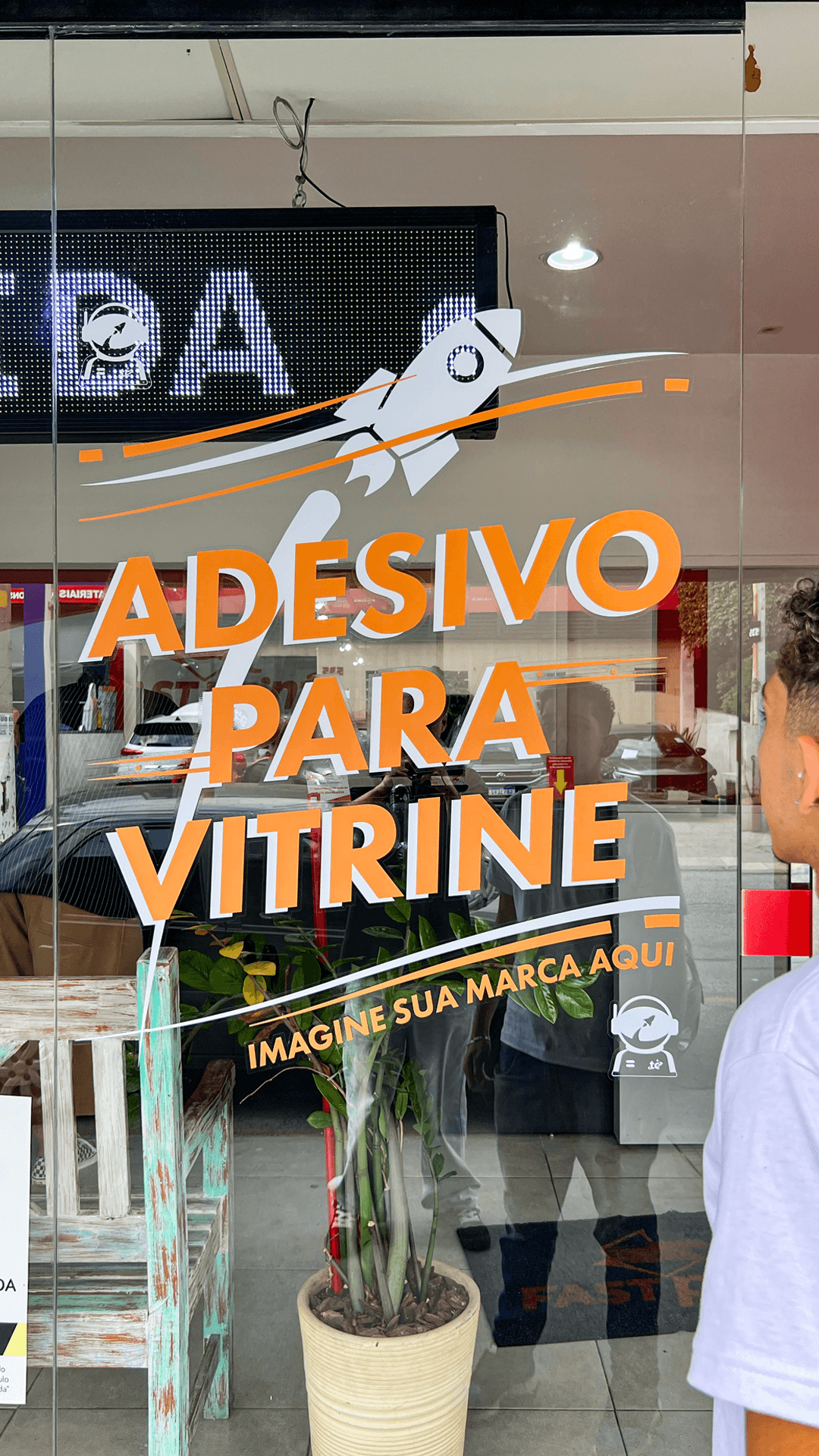 Adesivo Para Vitrine - 9